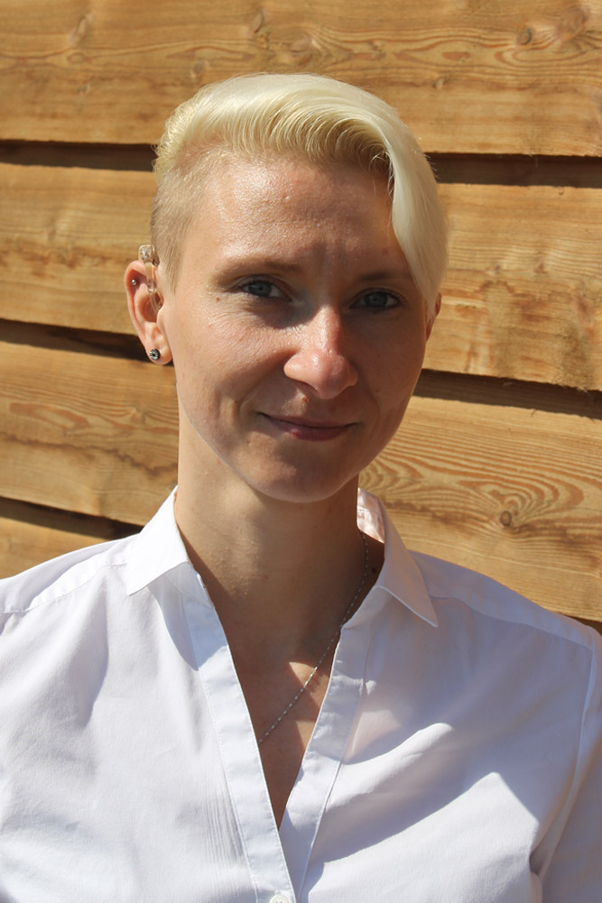 Büroteam Fleischmann-Holzbau_Nicole-Schult_Bauzeichnerin.jpg